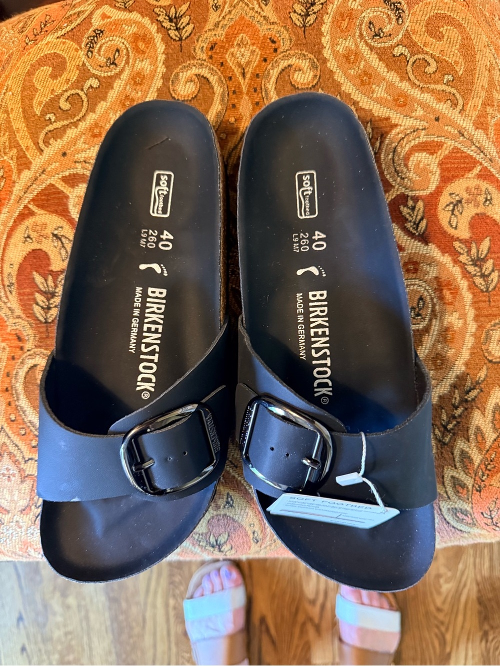 Birkenstock NWT Black Slide w/silver buckle. Soft Footbed. Size 40 - Picture 3 of 13